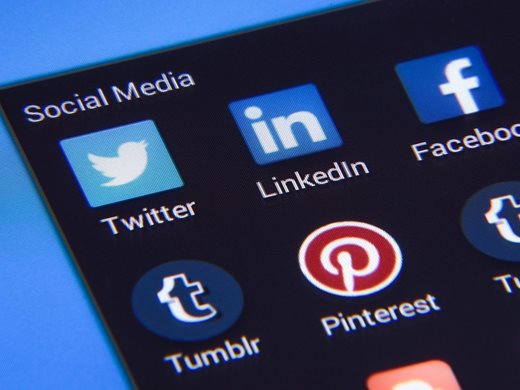 Трябва ли регулатор за социалните медии, ако "Фейсбук" е проблемът?