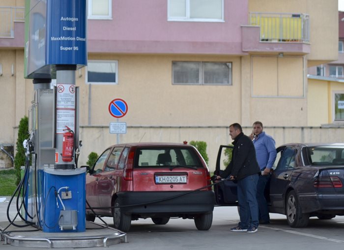 Лятното поскъпване на горивата тази година почна месеци по-рано