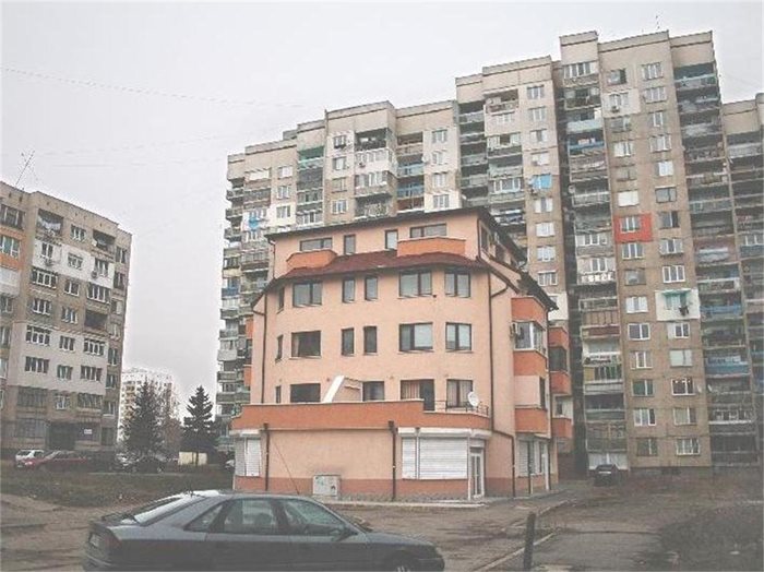 Цените на жилищата в София са паднали с 9 на сто. Люлин е от кварталите с най-голямо поевтиняване.
СНИМКА: “24 ЧАСА”
