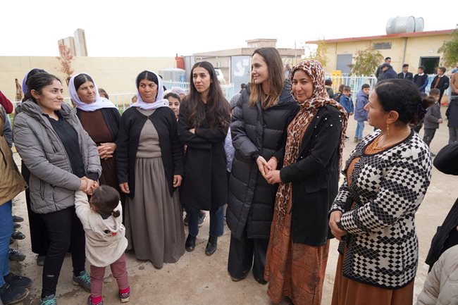 Анджелина Джоли посети язидско село в северозападен Ирак
Снимка: Ройтерс