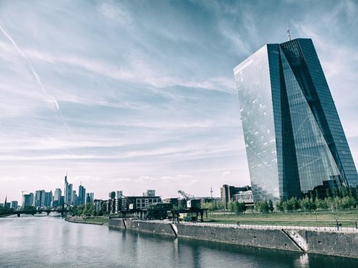 ЕЦБ: Излишъкът по текущата сметка на страните от ЕС се понижава през април