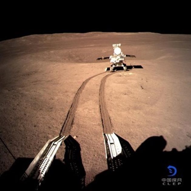 Памукът беше доставен на обратната страна на Луната от космическия кораб Чанъе-4  СНИМКА: Ройтерс