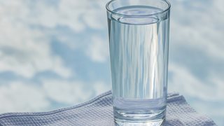 Какво лекуват 8 чаши вода на ден