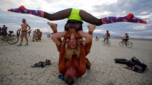 Какво се случва на Burning Man в пустинята Невада (Видео и снимки)