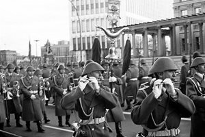 Последният военен парад на ГДР.