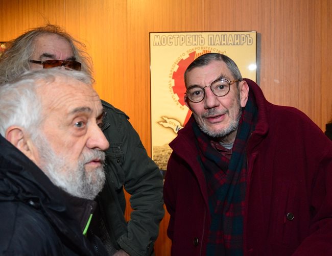 Иво Хаджимишев (вдясно) има голяма заслуга да оцелеят фотографиите на Иван Пенков от Панчарево . Те са невероятна животопис.