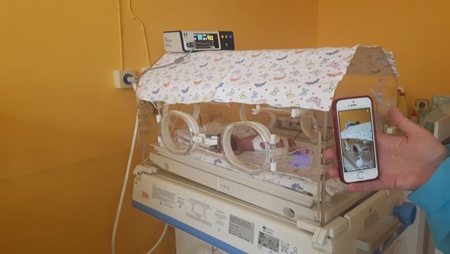 В Бургас родители наблюдават недоносени бебета по вайбър