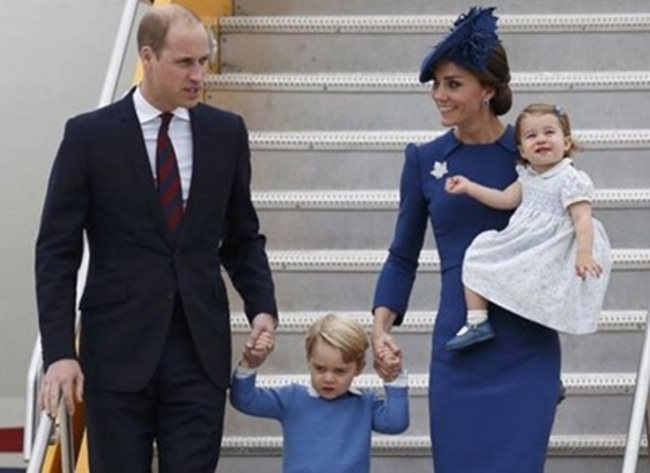 Кейт Мидълтън и принц Уилям заедно с техните две дечица. СНИМКА: Ройтерс