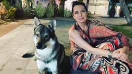 Жени Калканджиева опитоми вълк в Гърция