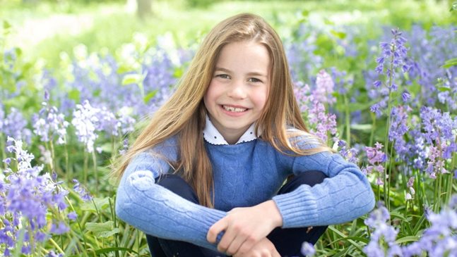 Британската кралска фамилия пусна нови снимки на принцеса Шарлот за седмия й рожден ден