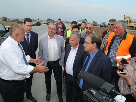 Борисов разпореди организация за движението на пътя Пловдив-Асеновград (Снимки, видео)