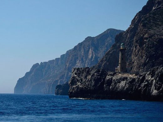 Гръцки остров търси жители, дава 500 евро
