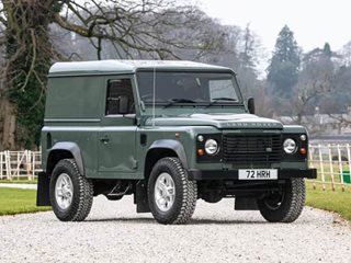 Оцениха на 50 000 евро Land Rover Defender, принадлежал на крал Чарлз III