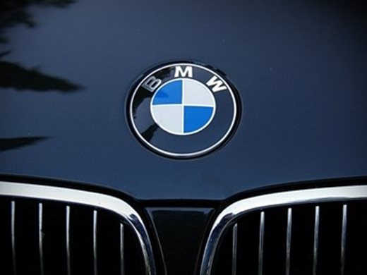 BMW AG изтегля от пазара 324 000 автомобила