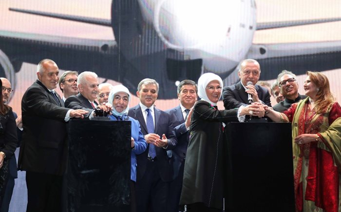 Премиерът Бойко Борисов и Реджеп Ердоган при откриването на летището в Истанбул.