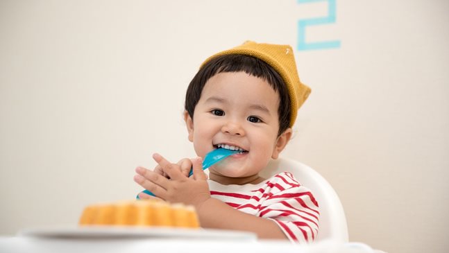 Как да предпазя детето да яде вредна храна, когато е канено на рожден ден?