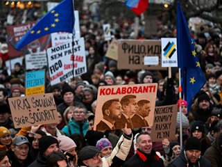 В Словакия продължават да протестират с искане за оставката на премиера Фицо (Снимка)