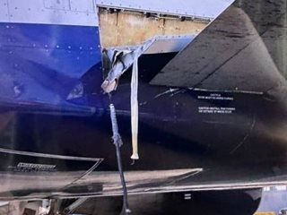 Отново инцидент с "Боинг", аварийна пързалка се отдели от самолет по време на излитане (Видео, снимки)