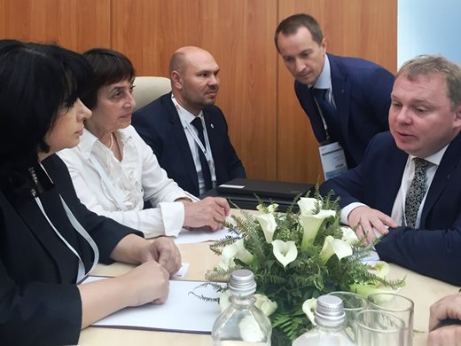 Министър Петкова обсъжда в Москва АЕЦ "Белене"