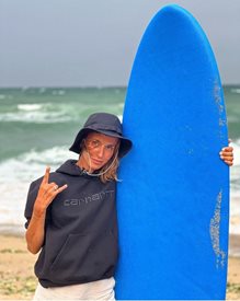 Радина Кърджилова готова за сърф