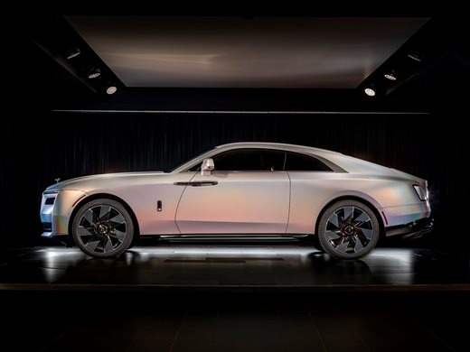 Една година разработват холографската боя на Rolls-Royce Spectre Lunaflair