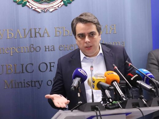 Асен Василев: внасяме данъчните закони веднага в парламента, кабинетът ги прие