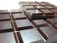 Черният шоколад е полезен за сърцето заради стомашни бактерии