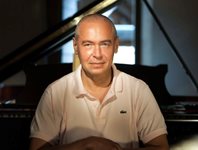 Легендарният пианист Иво Погорелич се завръща в България през ноември