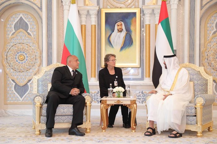 Борисов разговаря с престолонаследника на Абу Даби принц Мохамед бин Зайед ал Нахаян.