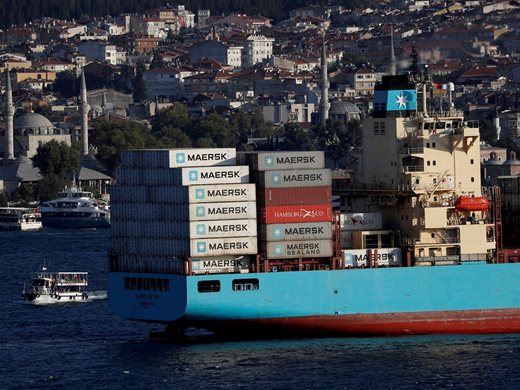 Най-голямата световна компания за морски транспорт спира превозите до Русия