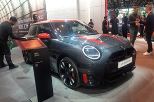 Mini John Cooper Works Е. Снимка: Георги Луканов