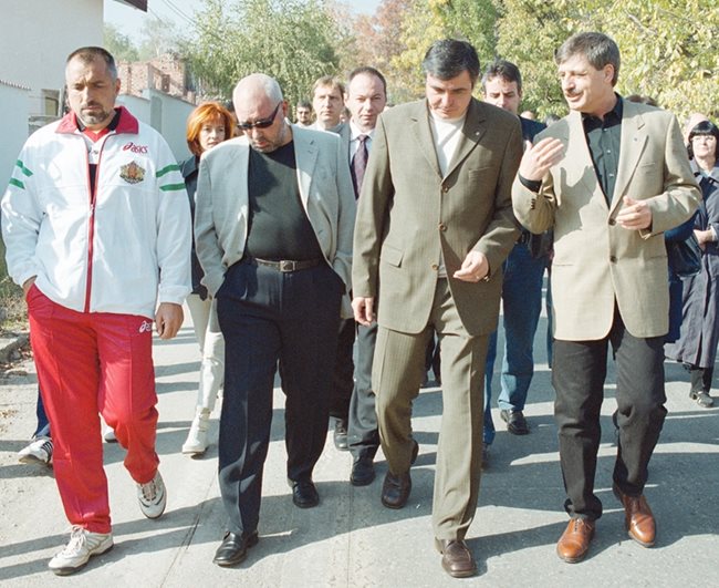 От ляво на дясно - Бойко Борисов, Радосвет Радев, Стефан Софиянски и Сашо Дончев на първа заварка на газопровода за Банкя.