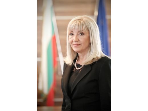 Петя Аврамова: Договорът за новия корпус на УНСС е сключен през 2016 г.
