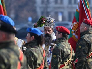 Армията си иска парите – при война се инвестира в хората и в боеспособност (Обзор)