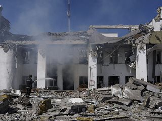 Трима убити и 16 ранени при нови руски удари в Украйна (обновена)