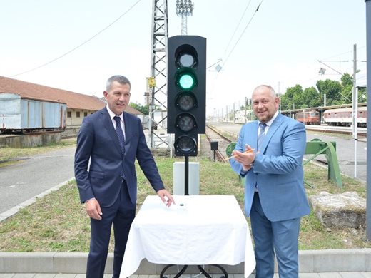 Тодоров: започва проекта за жп връзка между гарата и летището в Бургас