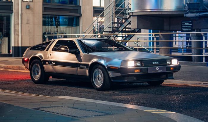 Емблематичният DeLorean от "Завръщане в бъдещето". Снимка:  DeLorean