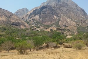 Такива красиви скални образувания има на много места в страната.