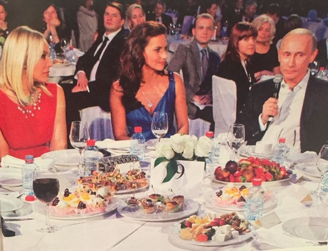 Орнела Мути на вечеря с руския президент Путин, който винаги е изпитвал силни симпатии към нея.