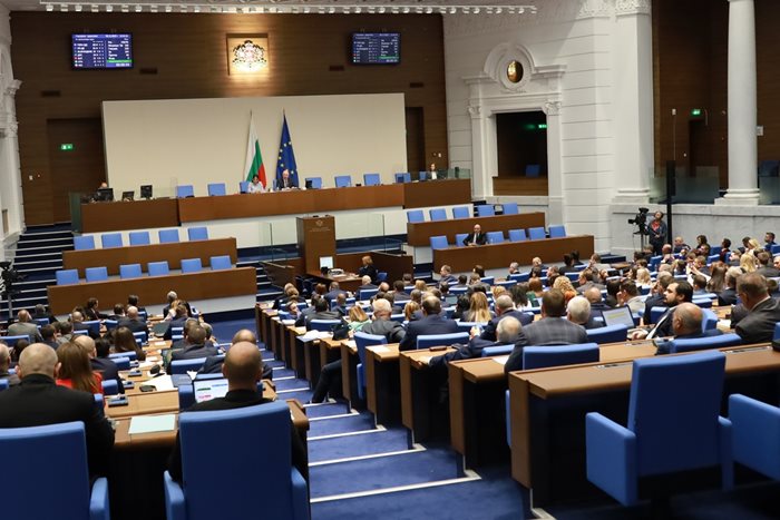 Бюджетът за 2024 година влиза за гласуване в пленарната зала на парламента.