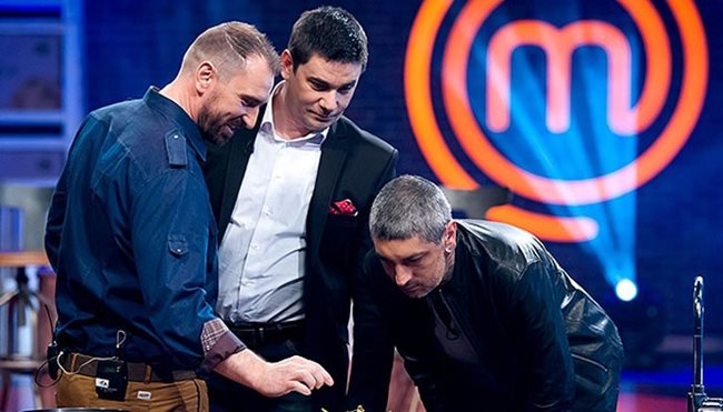 Шефовете кулинари Андре Токев, Виктор Ангелов и Петър Михалчев в шоуто "Мастършеф"