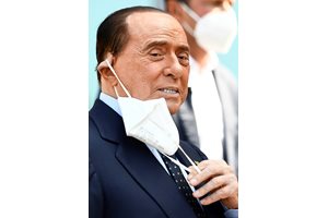 Смятам това за най-трудното си изпитание в живота, което съм преодолял, каза Берлускони при изписването си от болницата.
СНИМКА: РОЙТЕРС

