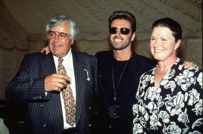 Джордж Майкъл в щастливите години с майка си и баща си
