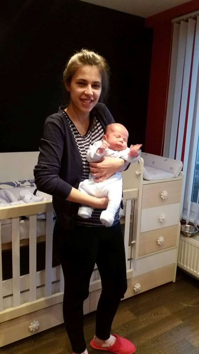 Мелин Юсмен с бебе Реджеп