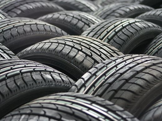 АПИ: От 15 ноември до 1 март колите трябва да са със зимни гуми или с такива с грайфер поне 4 мм