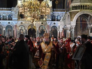 Радев пропусна тържествената служба за Великден в "Св. Александър Невски"