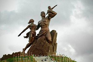 Монумент "Африкански ренесанс" в Дакар, Сенегал