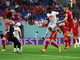 От нашия човек в Катар: Сърбия обърна Швейцария! Бразилия - Камерун 0:0