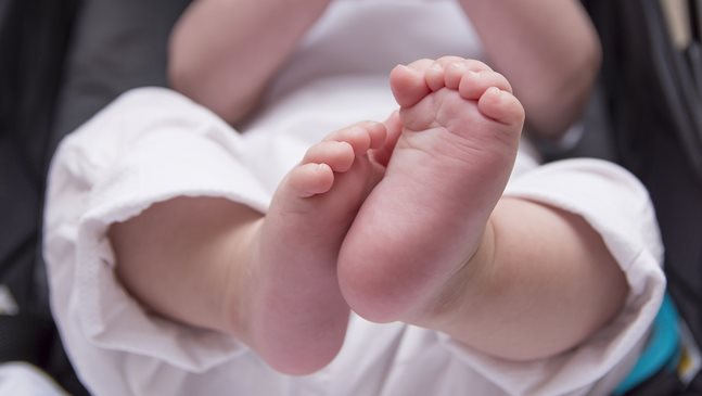 Италианска болница ще издържа дете до 25 г. заради сгрешена операция на майка му