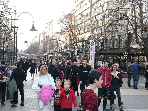 Все повече безработни у нас. В София за едно място се борят двама